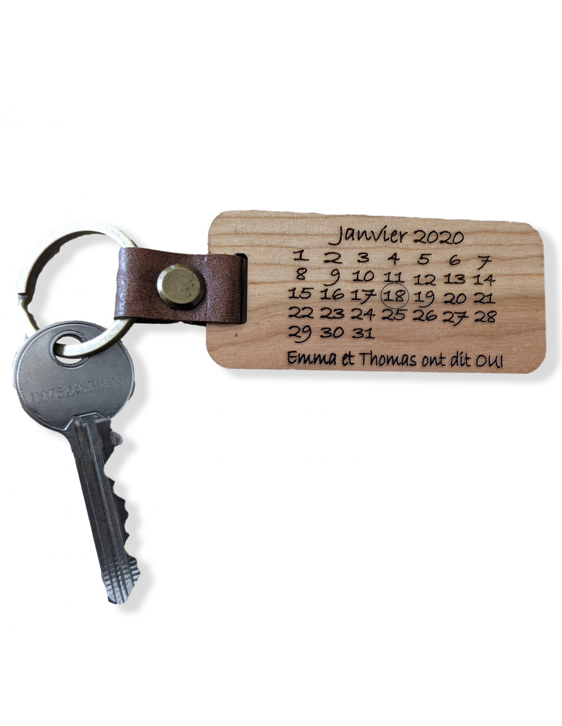 Porte clés avec photo et texte personnalisable gravés dans le bois